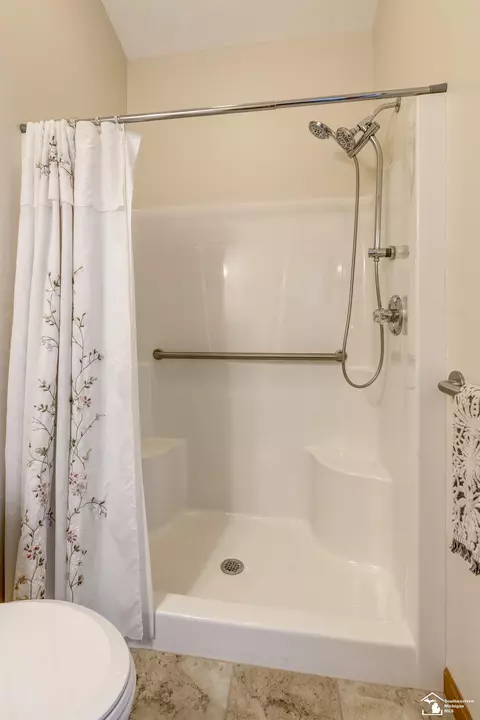 Bath - 2438 Sutton, Temperance, MI 48182 photo 3 of 3