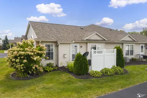 Exterior - 2438 Sutton, Temperance, MI 48182 photo 2 of 4