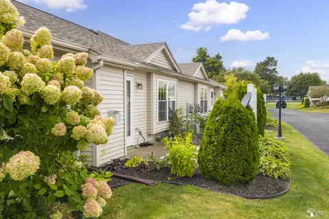 Exterior - 2438 Sutton, Temperance, MI 48182 photo 3 of 4