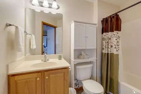 Bath - 2438 Sutton, Temperance, MI 48182 photo 1 of 3