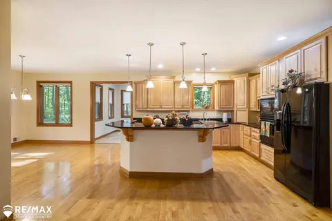 Kitchen - 7495 Falling Leaf, Flushing, MI 48433 photo 1 of 6