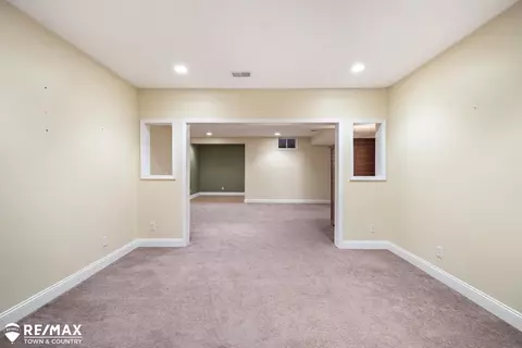 Living - 7495 Falling Leaf, Flushing, MI 48433 photo 9 of 9