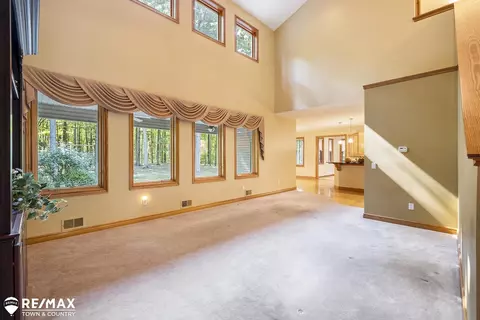 Living - 7495 Falling Leaf, Flushing, MI 48433 photo 1 of 9