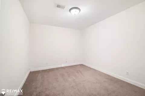 Bedroom - 7495 Falling Leaf, Flushing, MI 48433 photo 6 of 7