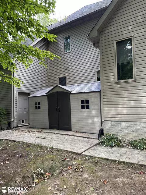 Exterior - 7495 Falling Leaf, Flushing, MI 48433 photo 3 of 13