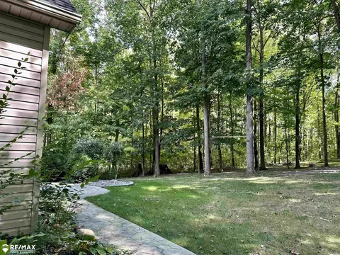 Exterior - 7495 Falling Leaf, Flushing, MI 48433 photo 11 of 13