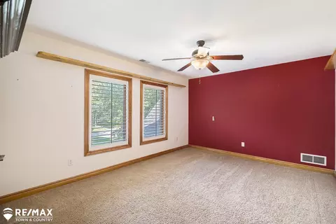 Bedroom - 7495 Falling Leaf, Flushing, MI 48433 photo 3 of 7