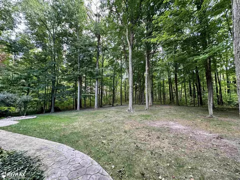 Exterior - 7495 Falling Leaf, Flushing, MI 48433 photo 10 of 13