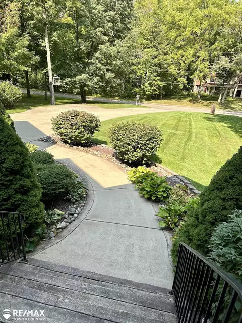 Exterior - 7495 Falling Leaf, Flushing, MI 48433 photo 13 of 13