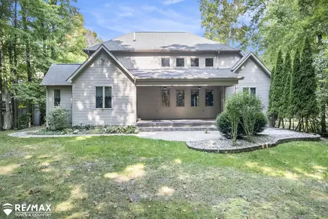 Exterior - 7495 Falling Leaf, Flushing, MI 48433 photo 6 of 13