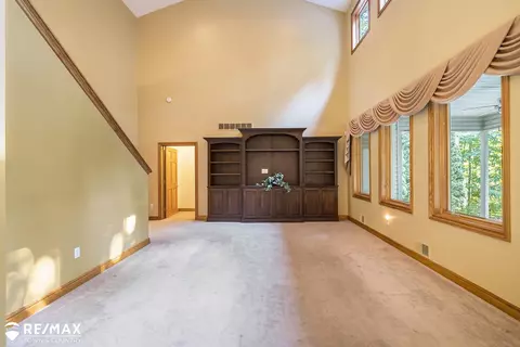 Living - 7495 Falling Leaf, Flushing, MI 48433 photo 4 of 9
