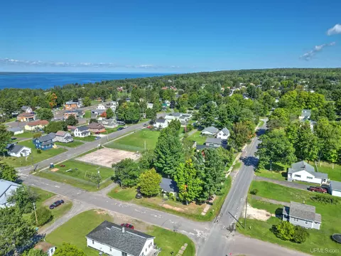 View/Area - 116 Ford, L'anse, MI 49946 photo 3 of 7