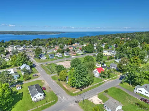 View/Area - 116 Ford, L'anse, MI 49946 photo 2 of 7
