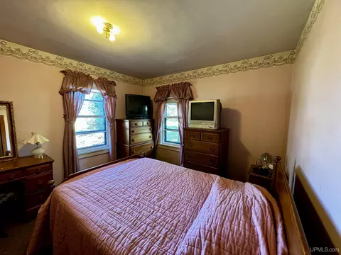 Bedroom - 116 Ford, L'anse, MI 49946 photo 3 of 6