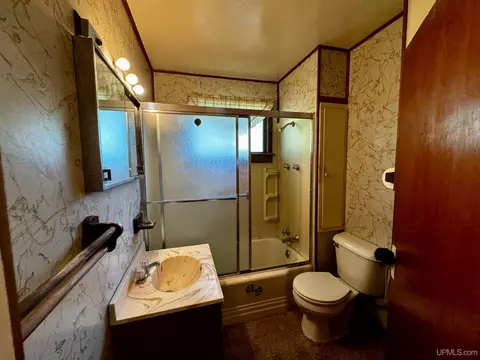 Bath - 116 Ford, L'anse, MI 49946 photo 1 of 2