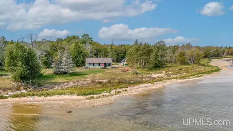 4935 Co 511 Y5, Rapid River, MI 49878