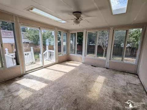 Exterior - 806 Wolverine, Monroe, MI 48161 photo 2 of 3