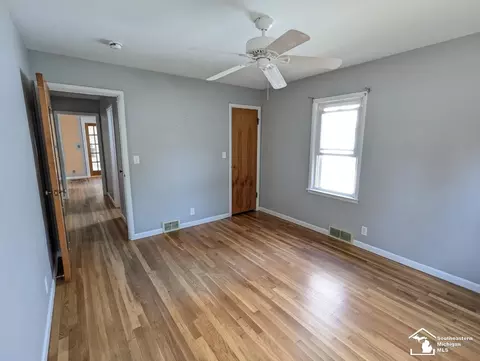 Bedroom - 806 Wolverine, Monroe, MI 48161 photo 4 of 4