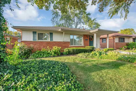 21117 Erben, Saint Clair Shores, MI 48081