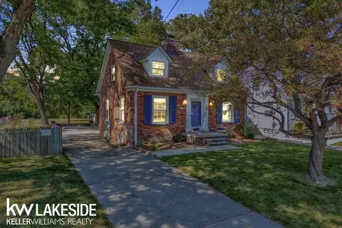27159 Maple, Roseville, MI 48066