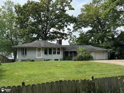 2103 Miles, Lapeer, MI 48446