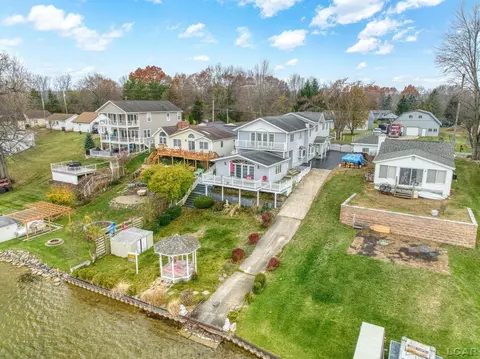 40 Lake Shr, Brooklyn, MI 49230
