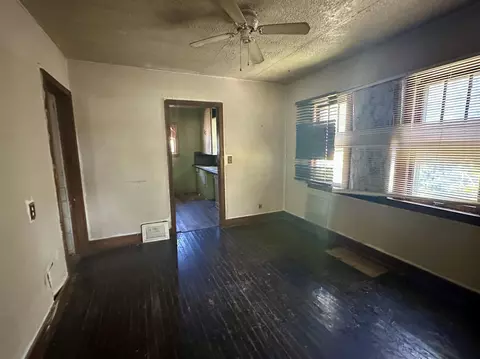 2010 Clement, Flint, MI 48504 photo 8