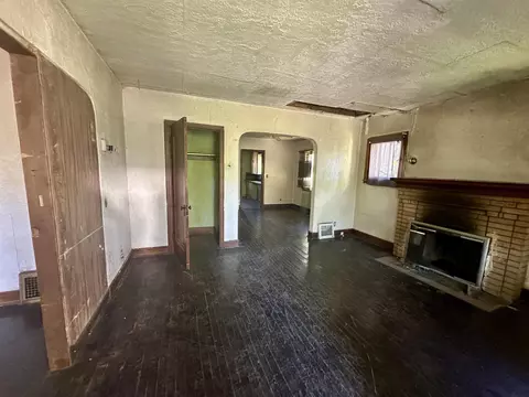 2010 Clement, Flint, MI 48504 photo 6