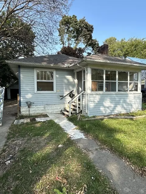 2010 Clement, Flint, MI 48504