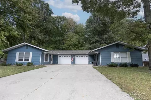 22 W Birchview, Sanford, MI 48657