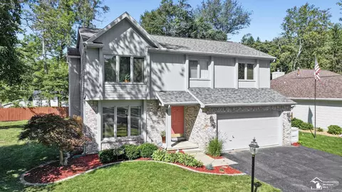 Exterior - 6867 Stratham, Temperance, MI 48182 photo 3 of 11