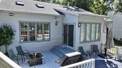 Exterior - 6867 Stratham, Temperance, MI 48182 photo 9 of 11