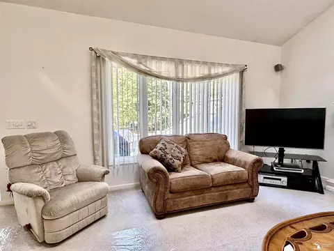 Living - 6867 Stratham, Temperance, MI 48182 photo 4 of 11