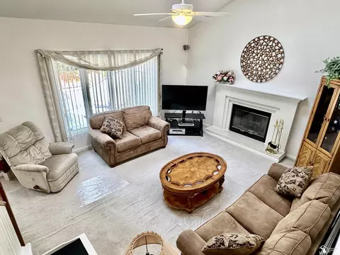 Living - 6867 Stratham, Temperance, MI 48182 photo 7 of 11