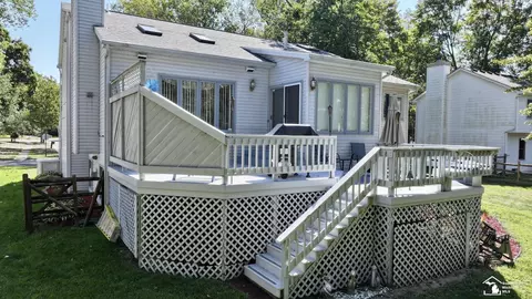 Exterior - 6867 Stratham, Temperance, MI 48182 photo 6 of 11