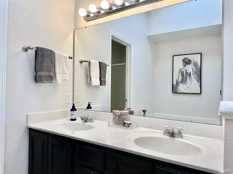 Bath - 6867 Stratham, Temperance, MI 48182 photo 2 of 8