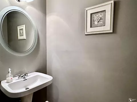 Bath - 6867 Stratham, Temperance, MI 48182 photo 6 of 8