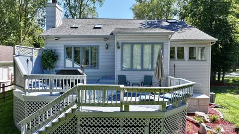 Exterior - 6867 Stratham, Temperance, MI 48182 photo 7 of 11
