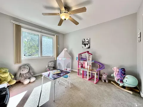 Bedroom - 6867 Stratham, Temperance, MI 48182 photo 4 of 5