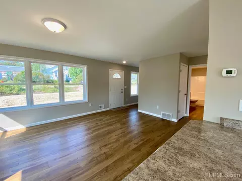 205 Marble, Ishpeming, MI 49849 photo 11