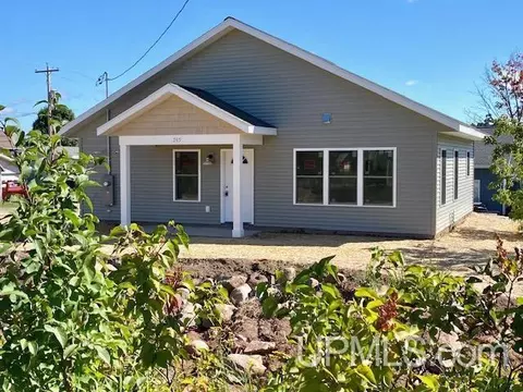205 Marble, Ishpeming, MI 49849 photo 3