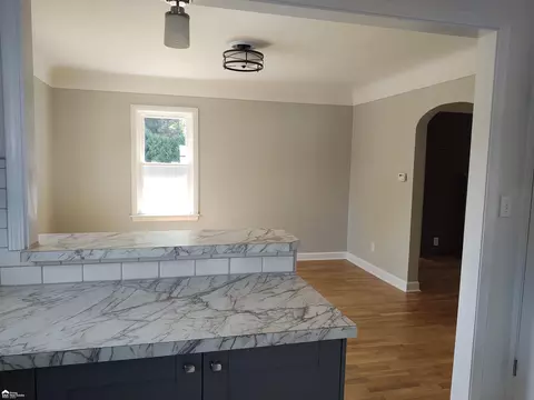 Living - 5372 Pasadena, Flushing, MI 48433 photo 1 of 2