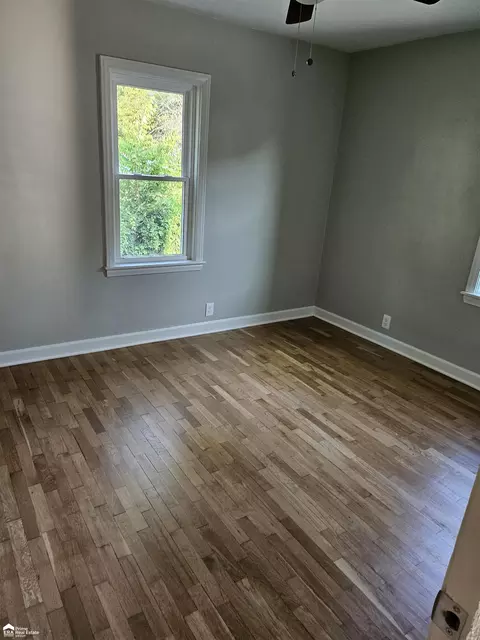 Bedroom - 5372 Pasadena, Flushing, MI 48433 photo 1 of 3