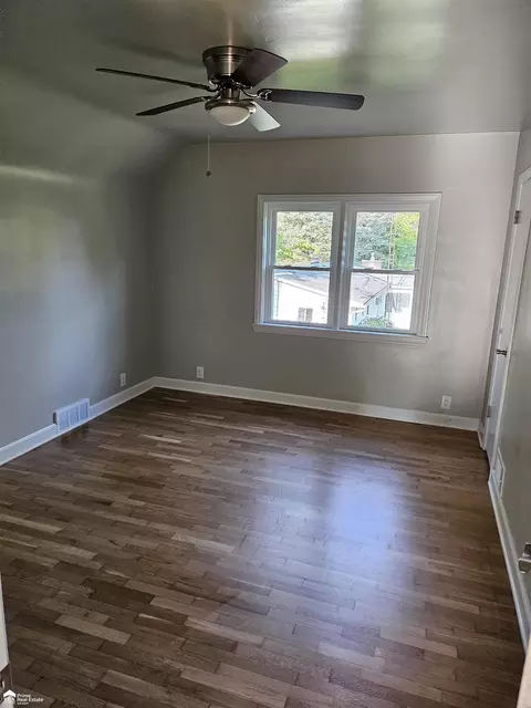 Bedroom - 5372 Pasadena, Flushing, MI 48433 photo 3 of 3