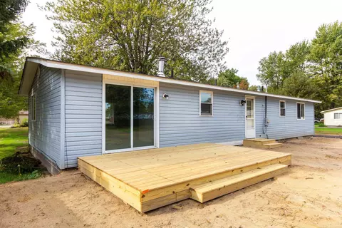 Exterior - 5106 Taft, Algonac, MI 48001 photo 5 of 11