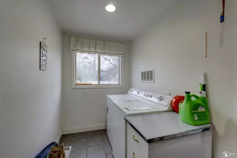 419 N Monroe, Monroe, MI 48162 photo 14