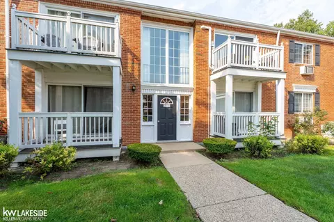 2445 Torquay UNIT 207, Royal Oak, MI 48073