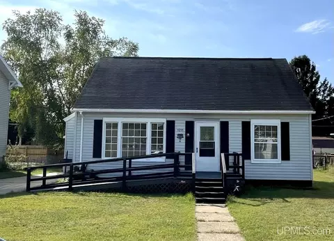 1211 W A, Iron Mountain, MI 49801