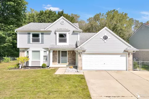 25336 Timber Rdg, Brownstown, MI 48134