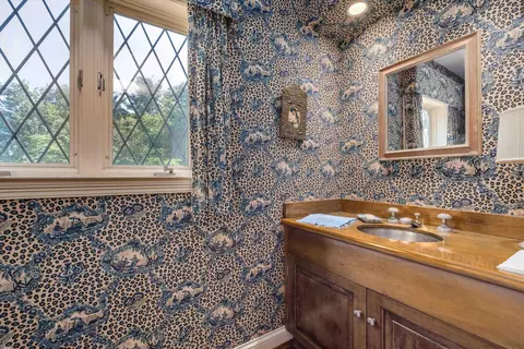 Bath - 382 Provencal, Grosse Pointe Farms, MI 48236 photo 1 of 14